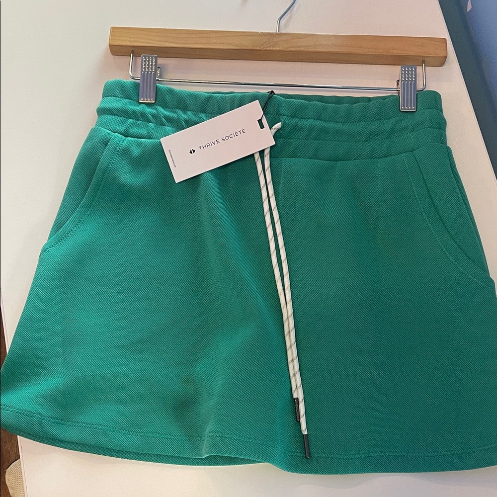 NWT Pull On Scuba Skirt in spruce Thrive Societe Teal Drawstring Skort, small